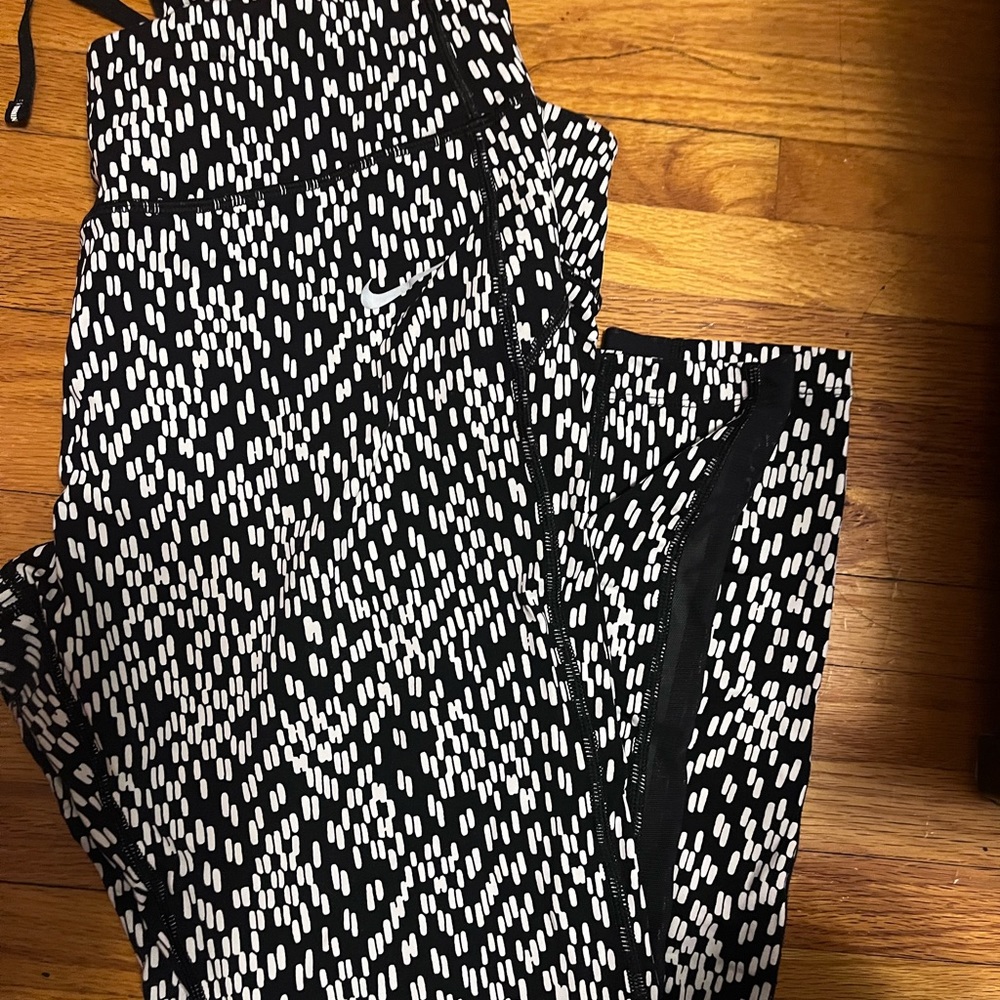 Nike leggings